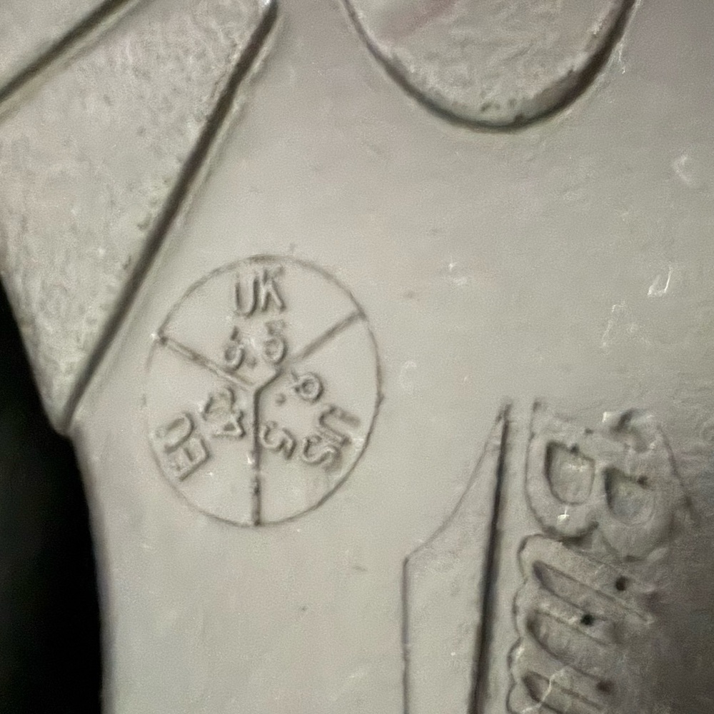 Blundstone #1671 Black Chelsea Heeled Leather Boots size EU 40 (US womens 9.5) - Picture 9 of 15